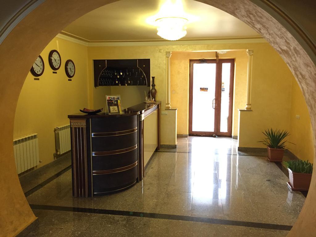 Primer Hotel Yerevan Exterior photo