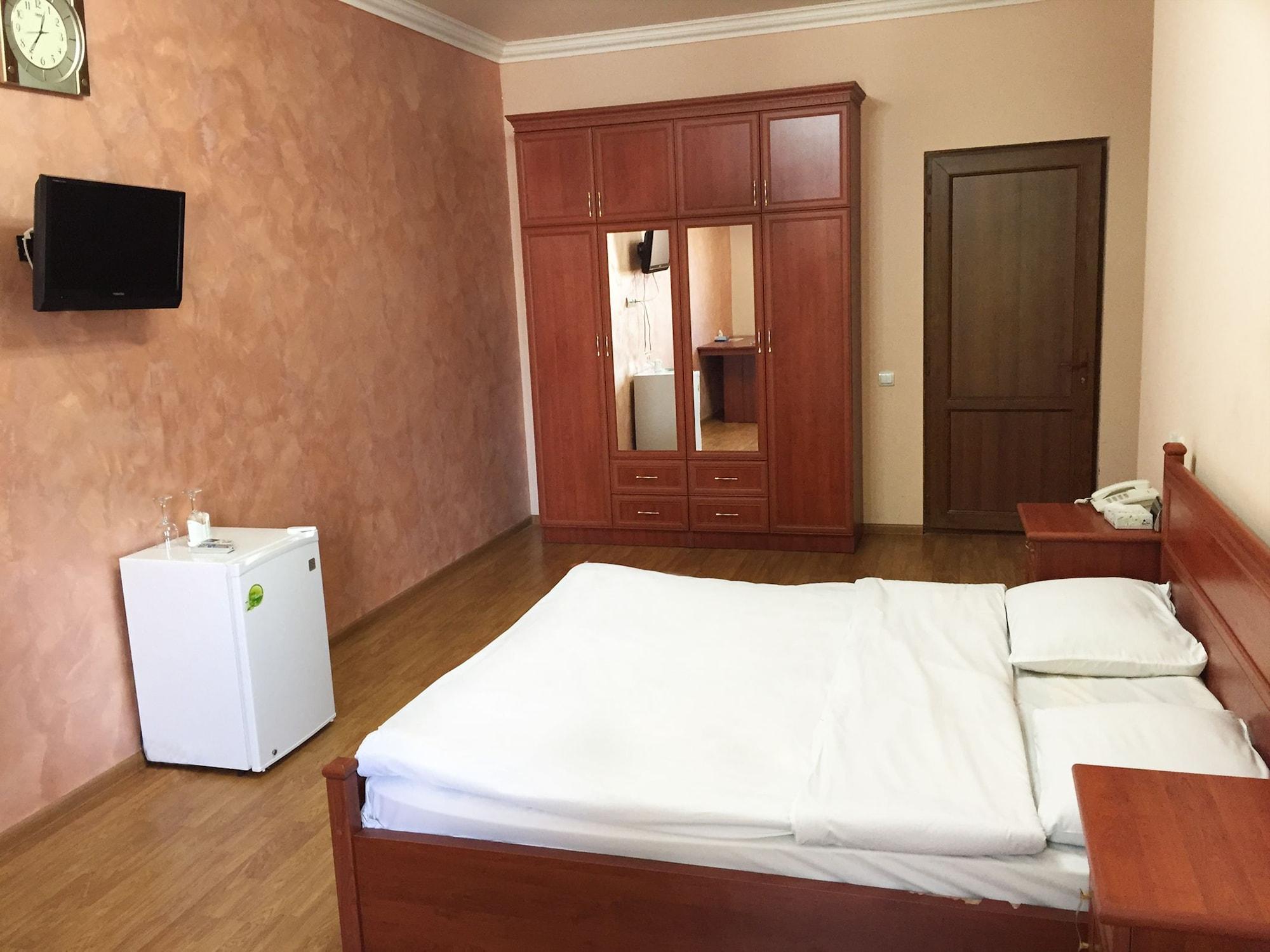 Primer Hotel Yerevan Exterior photo