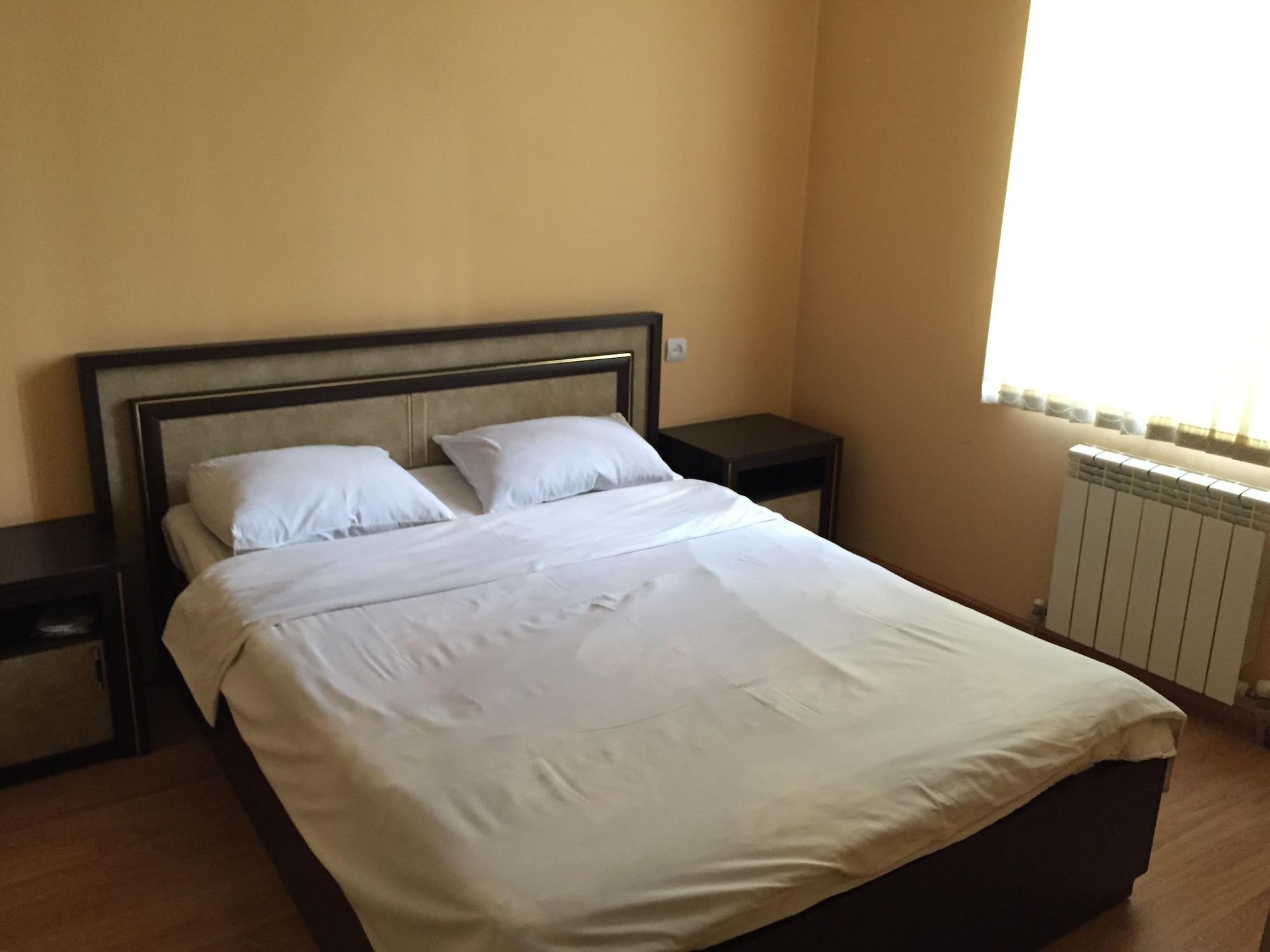 Primer Hotel Yerevan Exterior photo