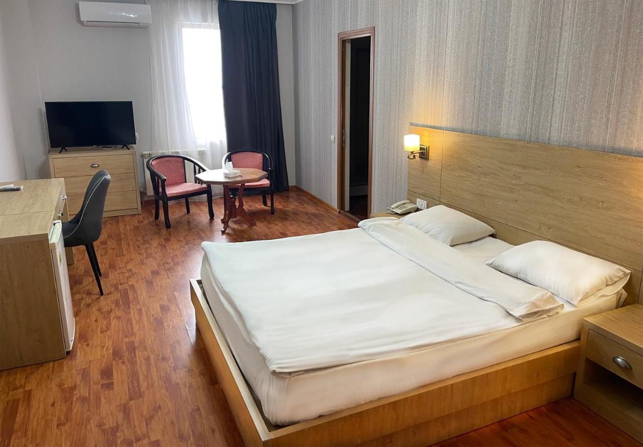Primer Hotel Yerevan Exterior photo