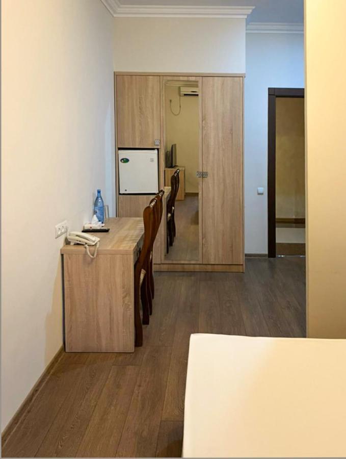 Primer Hotel Yerevan Exterior photo