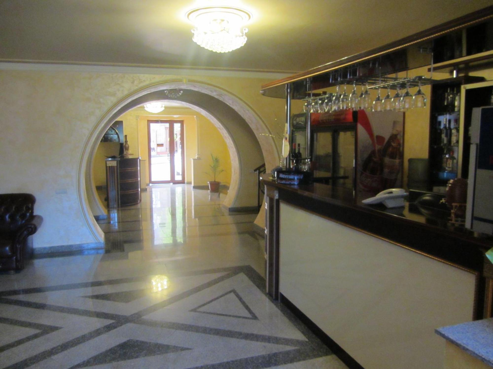 Primer Hotel Yerevan Exterior photo